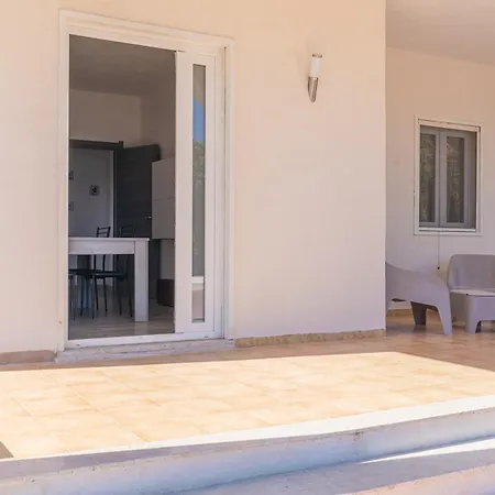 Vila With Pool