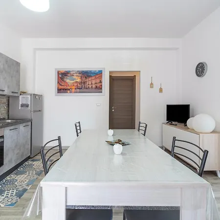 Vila With Pool Fontane Bianche